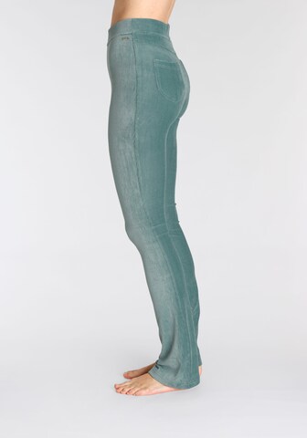 évasé Pantalon LASCANA en vert