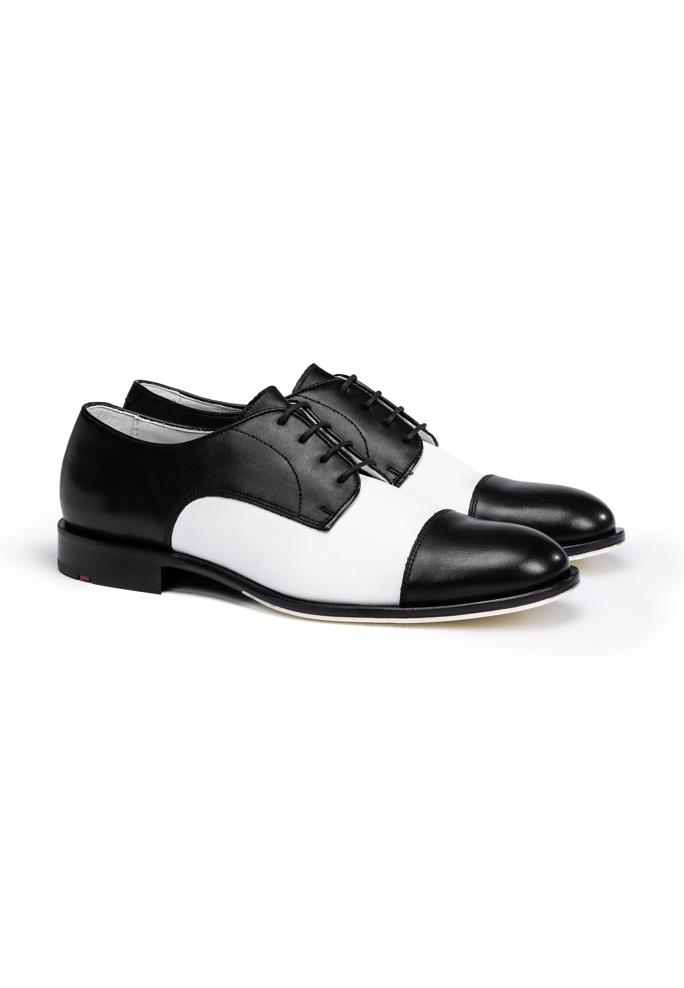 Chaussure à lacets 'Liston' LLOYD en noir