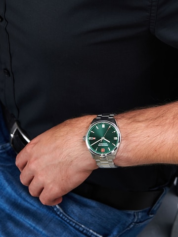 SWISS MILITARY HANOWA Uhr 'Roadrunner' in Silber: Vorderseite