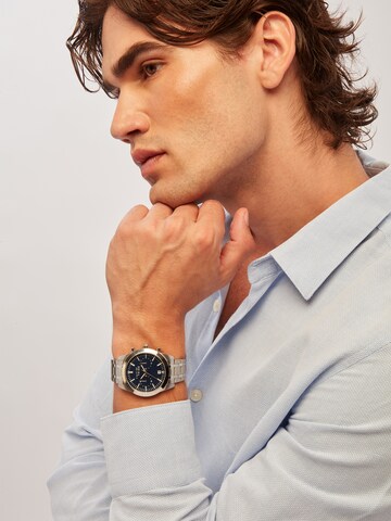 Montre à affichage analogique Breil en argent : devant