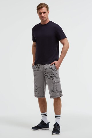 CAMP DAVID Regular Cargo Pants in Blue: front