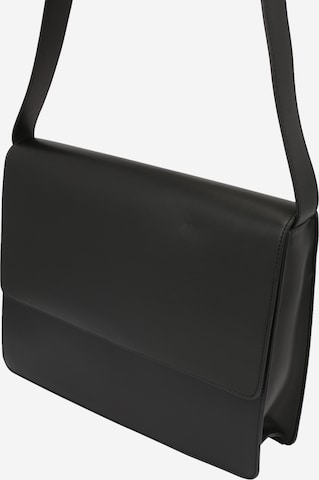 ABOUT YOU Crossbody Bag 'Fernando' in Black: front