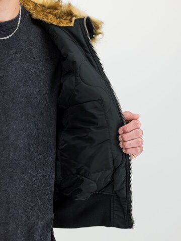 ALPHA INDUSTRIES Winterjacke '45P Hooded Custom' in Schwarz