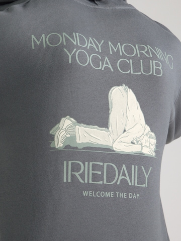Sweat-shirt 'Monday Yoga' Iriedaily en vert