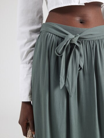 Jupe 'Chiara Skirt' ABOUT YOU en vert