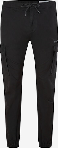 s.Oliver Tapered Cargo Pants in Black: front