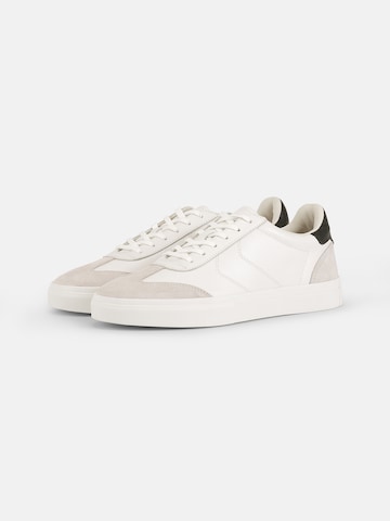 Baskets basses 'CODY' VAGABOND SHOEMAKERS en blanc