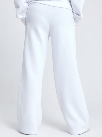SPORTKIND - Acampanado Pantalón deportivo 'Cotton Sweatpants' en blanco