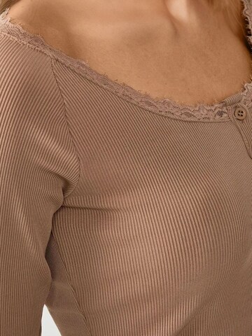 Hiccup - Camisa em castanho