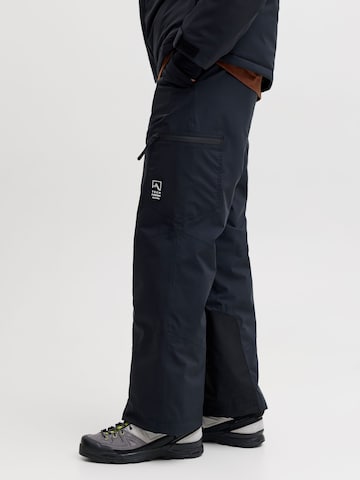 regular Pantaloni per outdoor 'JJAW25' di JACK & JONES in nero