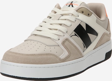 Calvin Klein Jeans Sneakers laag in Beige: voorkant