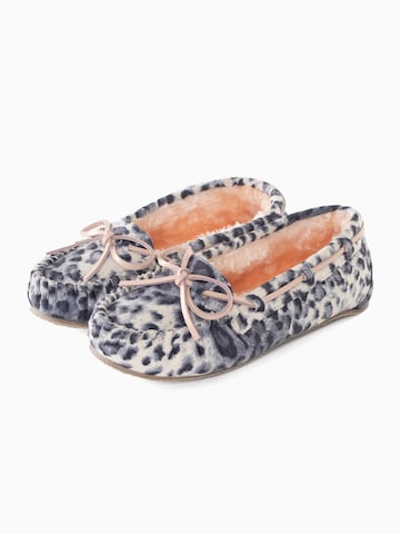 Minnetonka - Pantufa 'Cally' em cinzento