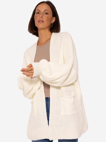 SASSYCLASSY Strickjacke in Beige