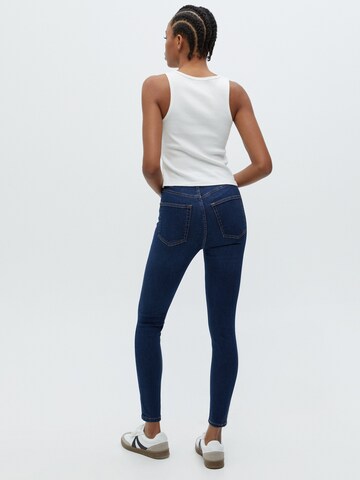 Pull&Bear Skinny Jeans in Blau