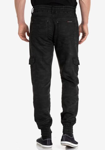 CIPO & BAXX Tapered CCargojeans in Schwarz