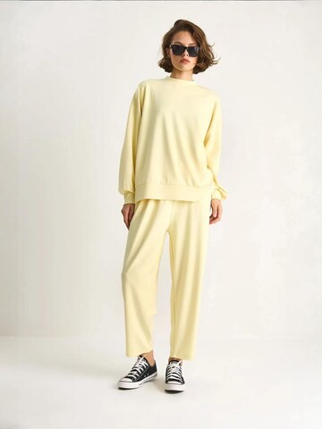 Tuta da jogging di Bianco Lucci in giallo: frontale