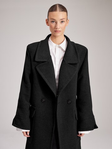 RÆRE by Lorena Rae Between-Seasons Coat 'Joanie' in Black