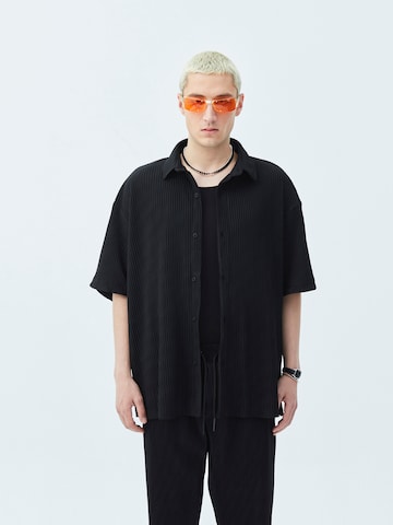 VAMOS CLO - Comfort Fit Camisa em preto: frente