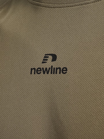 T-Shirt fonctionnel Newline en marron