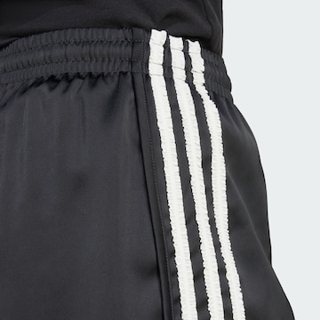Largi Pantaloni de la ADIDAS ORIGINALS pe negru