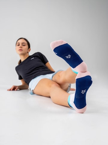 INCYLENCE Athletic Socks 'POLYGONS SHORT' in Blue