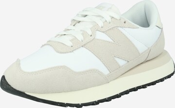 Sneaker bassa '237' di new balance in bianco: frontale