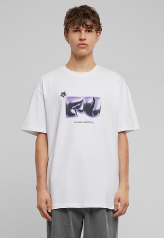 MT Upscale T-shirt 'FU' i vit: framsida