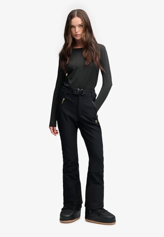 Coupe slim Pantalon de sport 'Luxe' Superdry & Co en noir