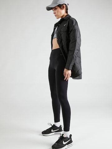 NIKE Skinny Sporthose 'ZENVY' in Schwarz