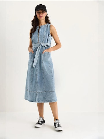 Abito di Bianco Lucci in blu