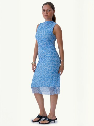 Abito ' Saga ' di TEESHOPPEN in blu