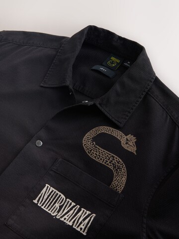 Next Regular fit Риза 'Nirvana' в черно