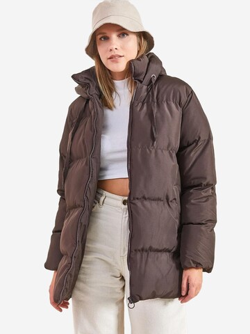 Veste d’hiver Bianco Lucci en marron : devant
