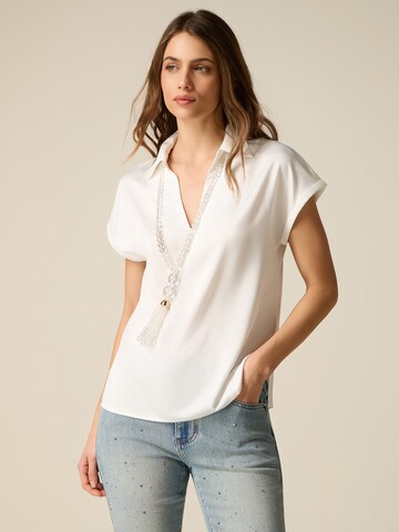 oltre Top in White: front