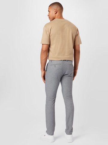 TOM TAILOR - Slimfit Pantalón chino 'Travis' en gris