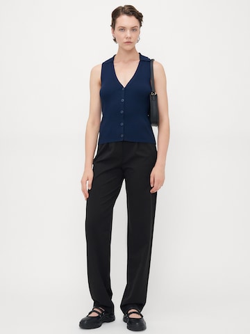 Only Tall Regular Pleat-front trousers 'ONLSULAJMA' in Black