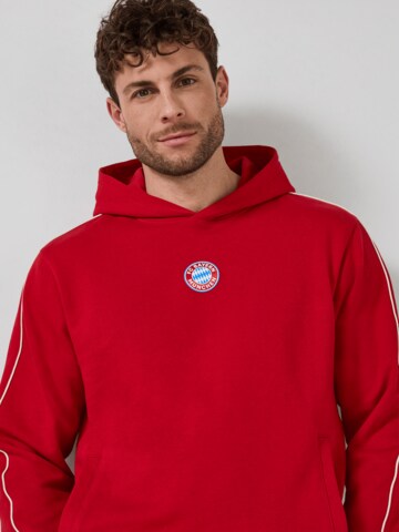 FC BAYERN MÜNCHEN Hoodie 'Essentials' in Rot