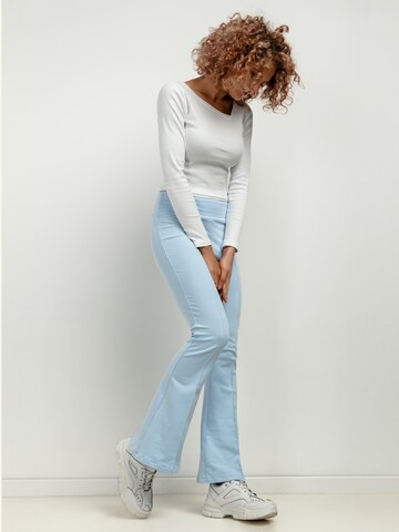 TESSITA Flared Hose in Blau