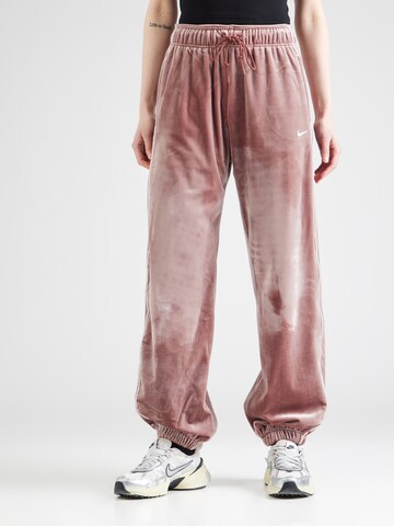 Nike Sportswear - Tapered Pantalón en rojo: frente