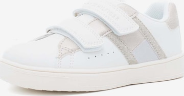 Baskets TOMMY HILFIGER en blanc : devant