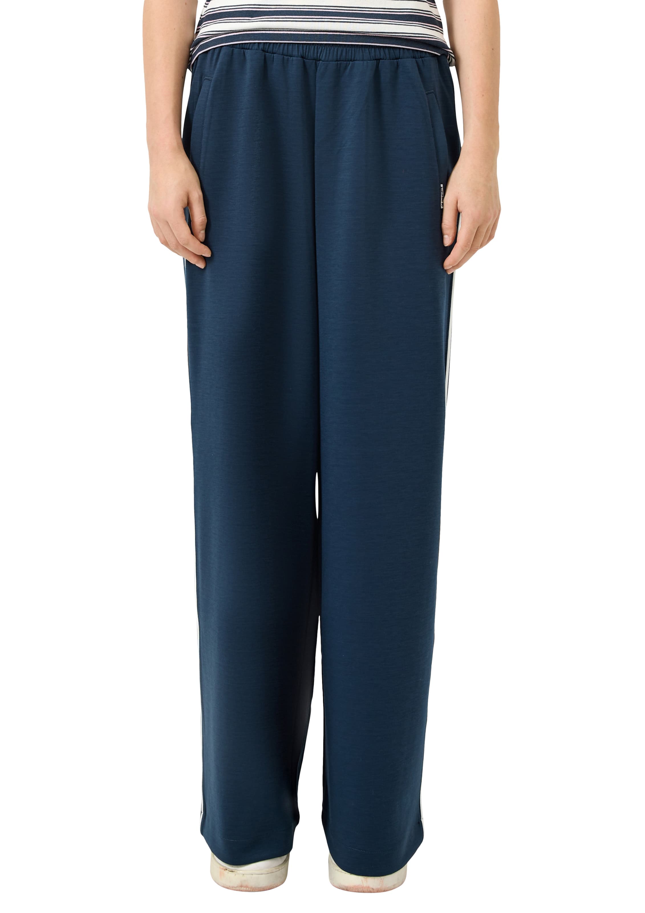 QS Wide leg Pants in Blue: front