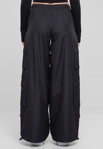 Wide leg Pantaloni cu buzunare de la Urban Classics pe negru