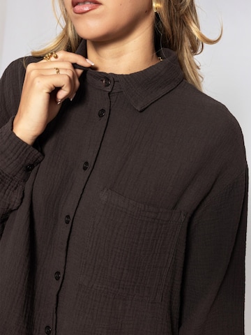 SASSYCLASSY Blouse in Brown