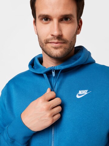 Nike Sportswear - Ajuste regular Sudadera con cremallera 'Club Fleece' en azul