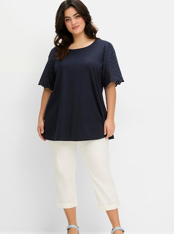 Tricou de la SHEEGO pe albastru
