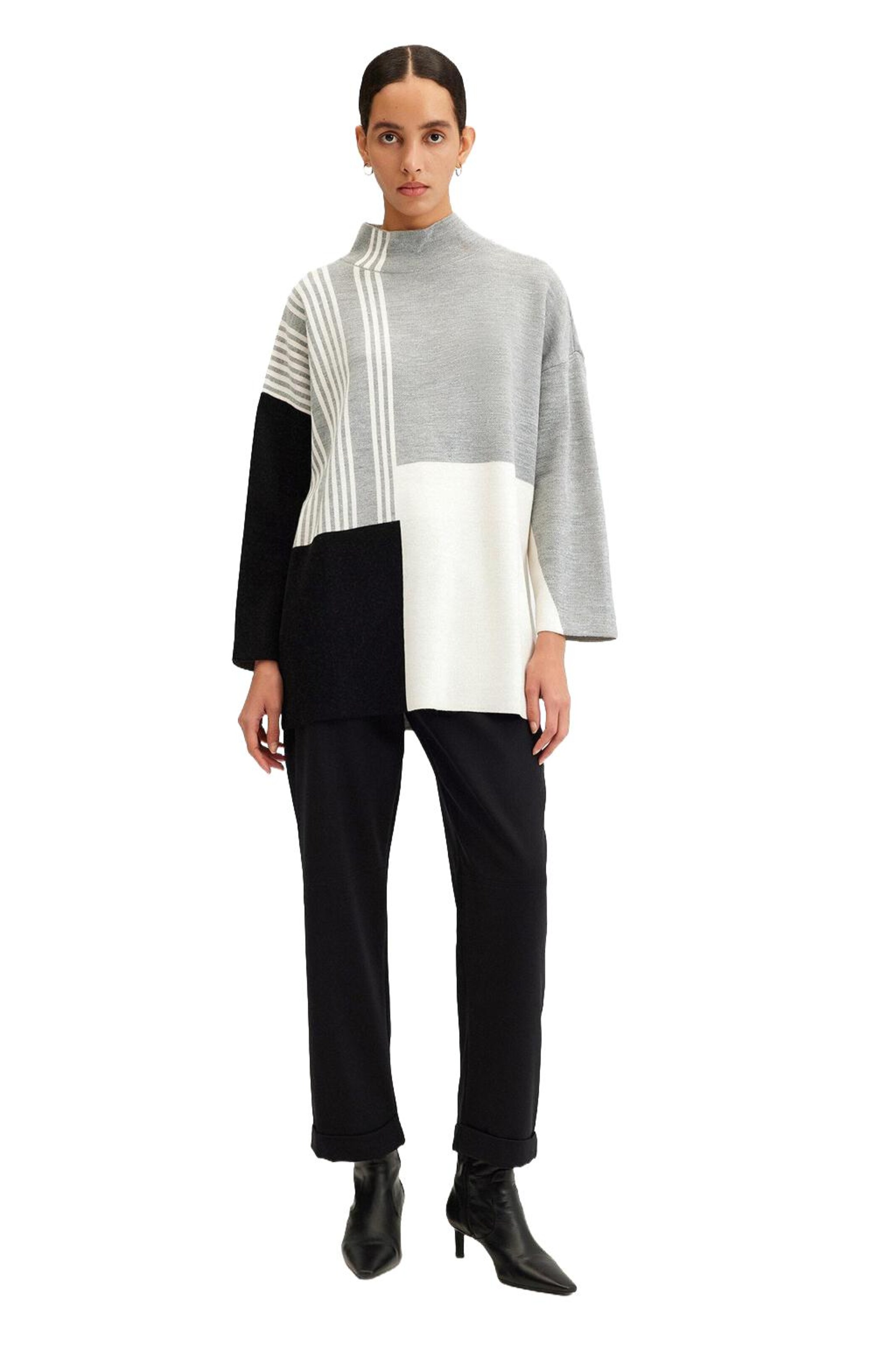 Touche Prive Sweater in Black