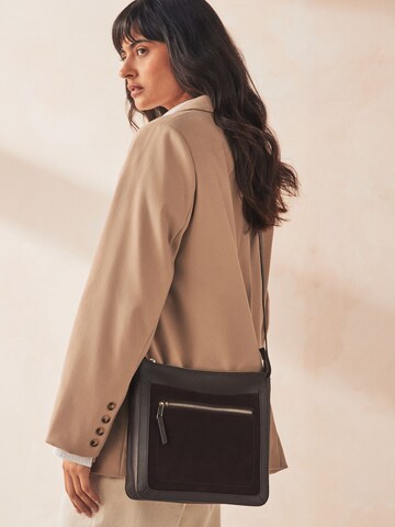 Next Messenger in Brown: front