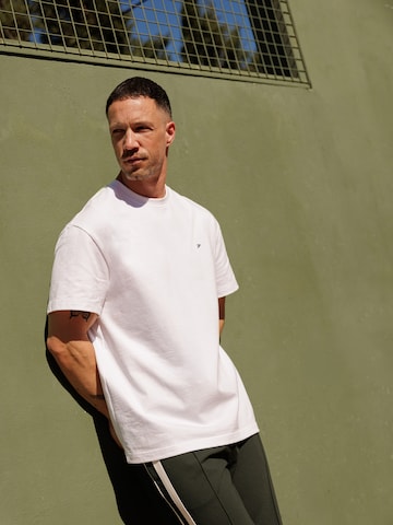 DAN FOX APPAREL Shirt 'Emilian' in Weiß