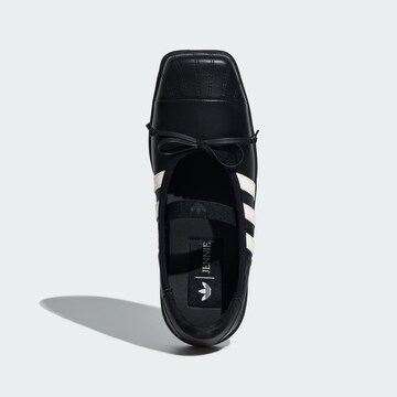 ADIDAS ORIGINALS - Zapatillas deportivas bajas 'Jennie Superstar' en negro
