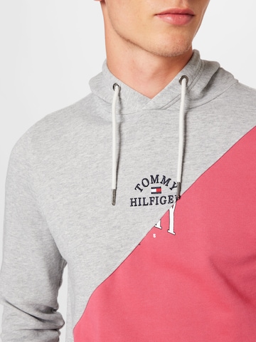 Sweat-shirt Tommy Jeans en gris